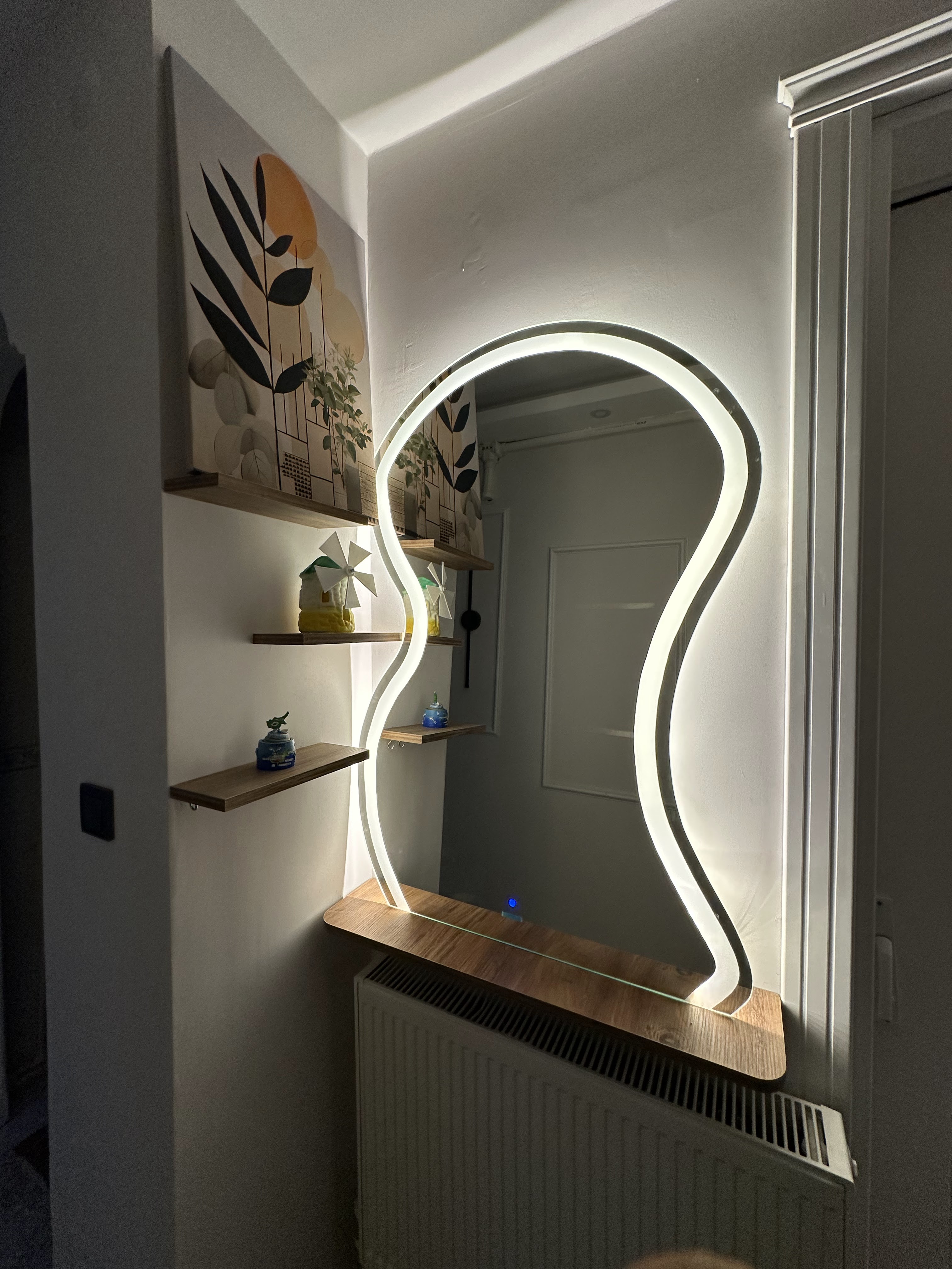 Güneri Cam Logolu Ledli Ayna